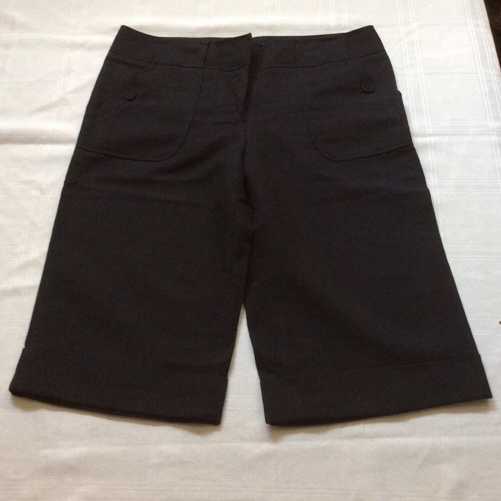 Early 2000's Diane Von Fustenberg linen coton navy bermuda short size 10 or 8